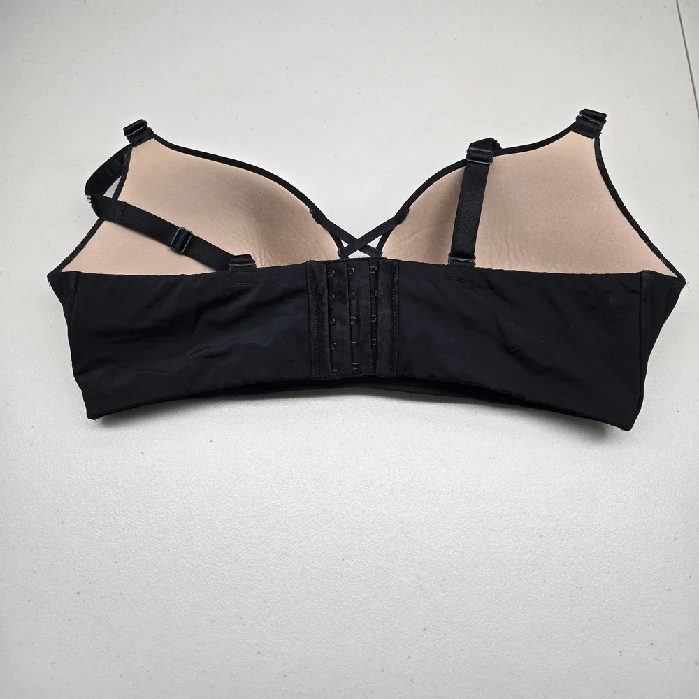 Torrid Women Bra 40DDD Black Geometric Wireless Rhinestone Lace READ